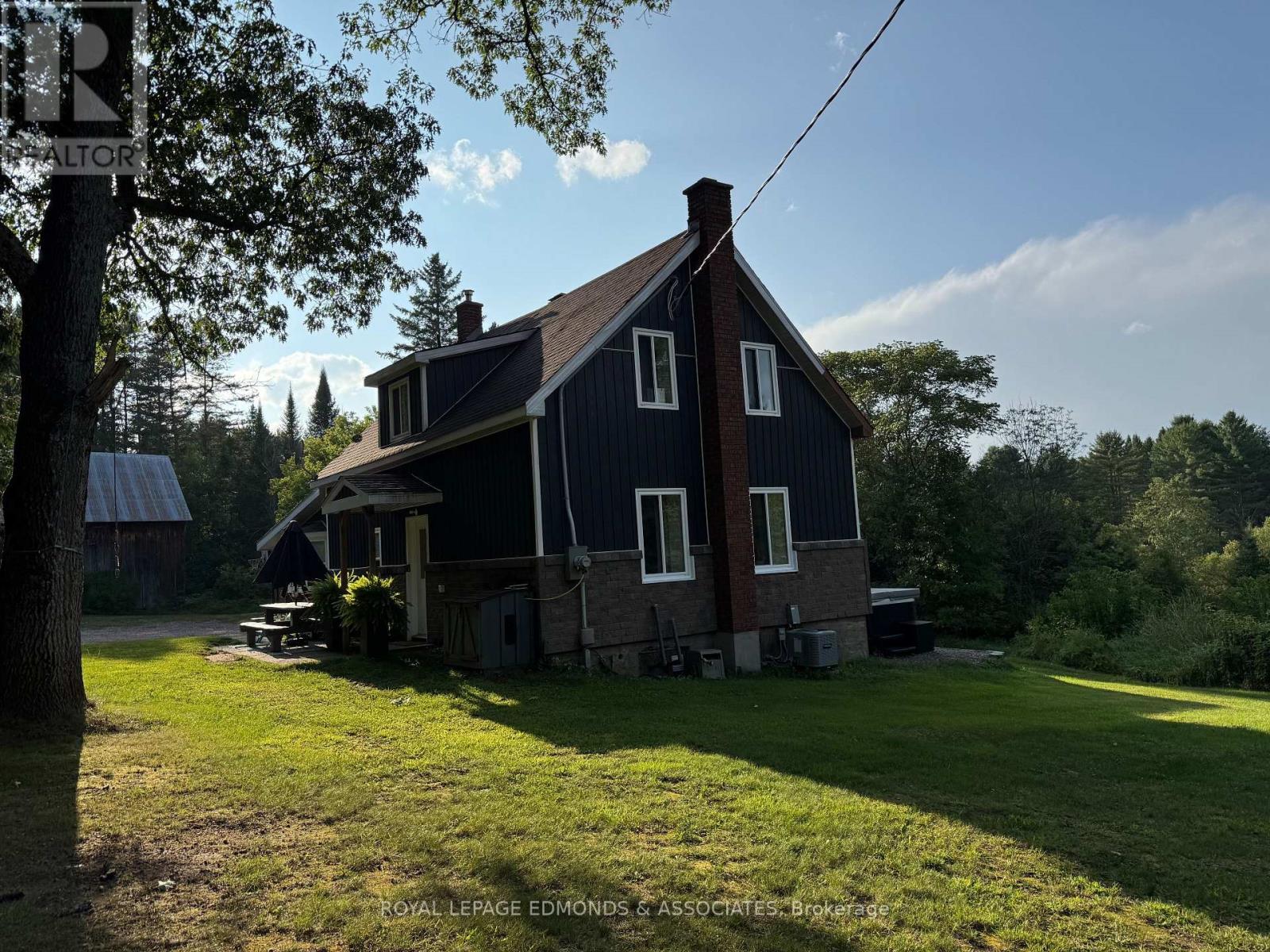27 Stencells Road, Laurentian Valley, ON