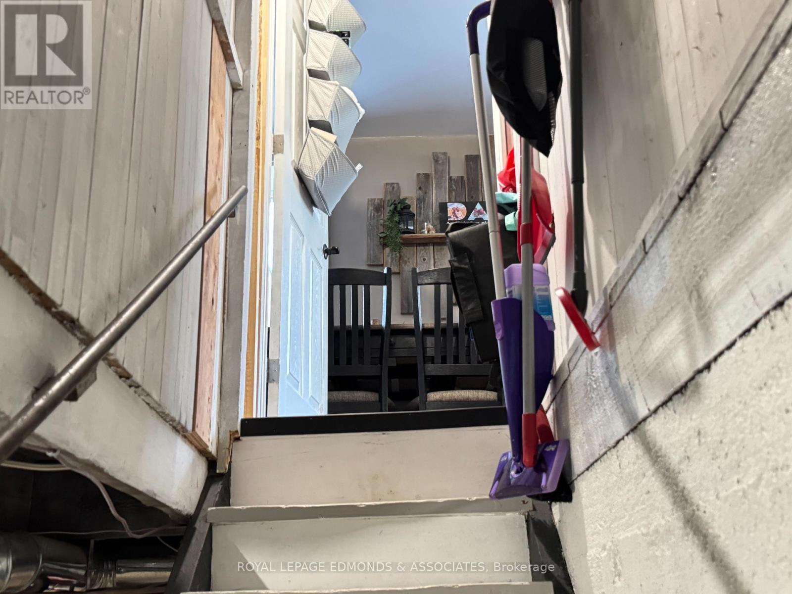 27 Stencells Road, Laurentian Valley, ON