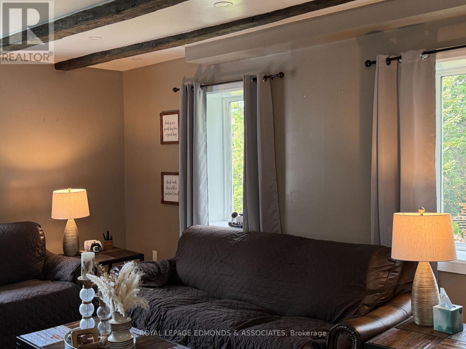 27 Stencells Road, Laurentian Valley, ON