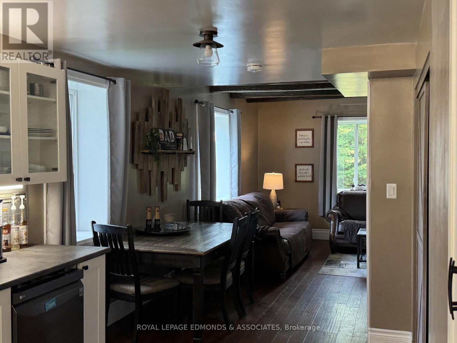27 Stencells Road, Laurentian Valley, ON