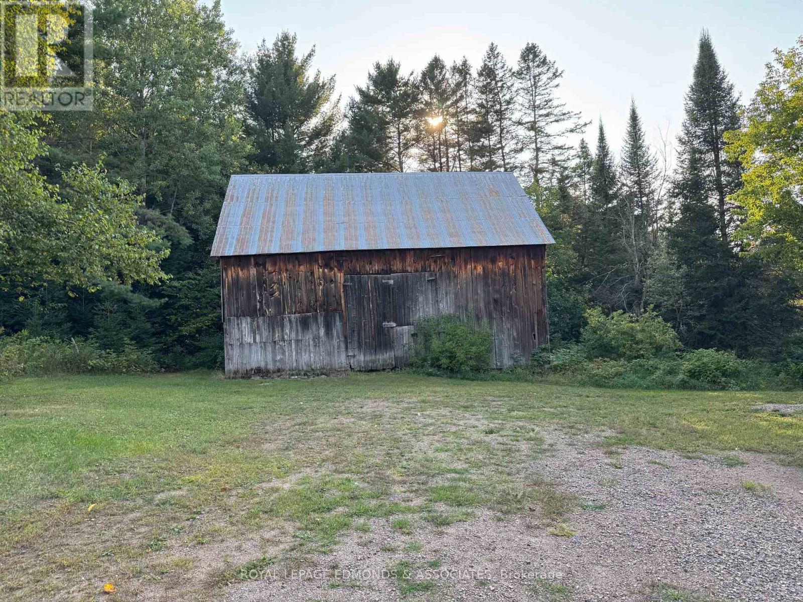 27 Stencells Road, Laurentian Valley, ON