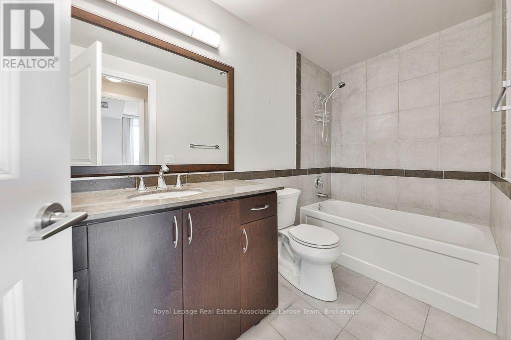 707 - 1055 Southdown Road, Mississauga, ON