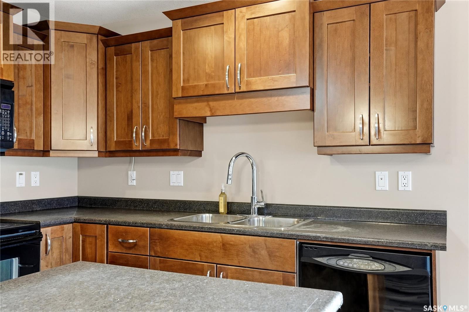 2 547 East Hampton Boulevard, Saskatoon, SK