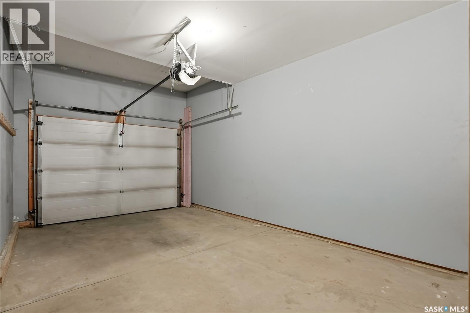 2 547 East Hampton Boulevard, Saskatoon, SK