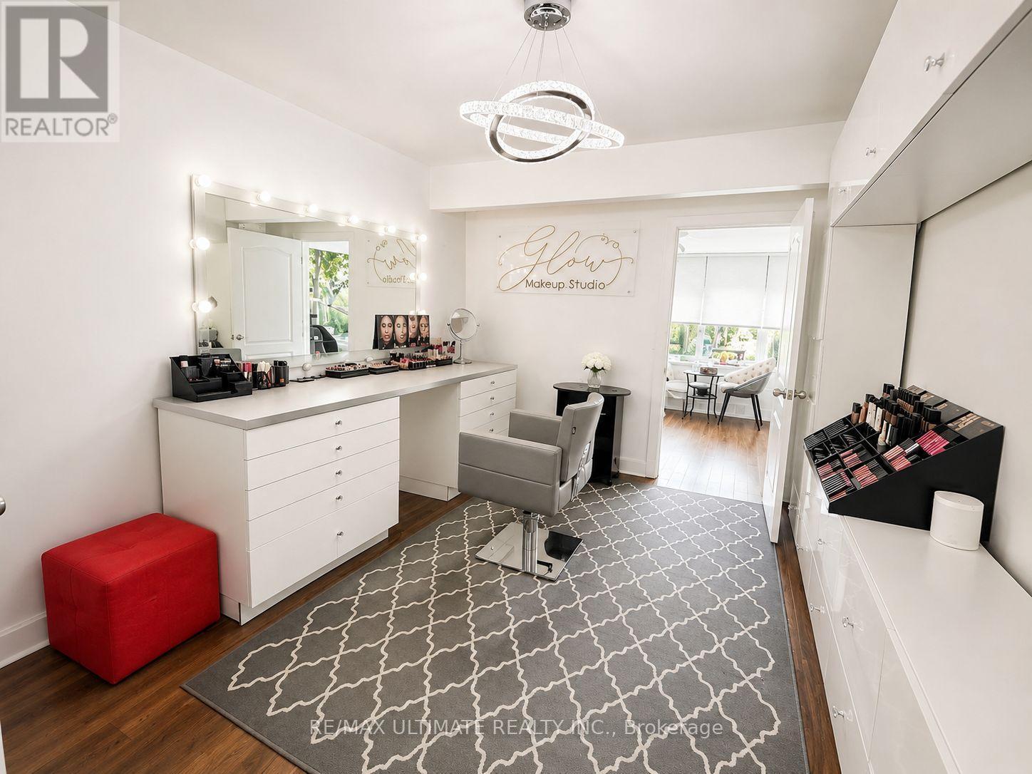 3223 Yonge Street, Toronto, ON