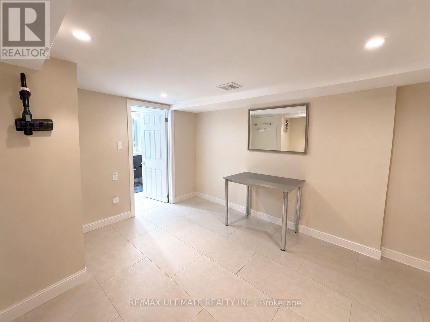 3223 Yonge Street, Toronto, ON