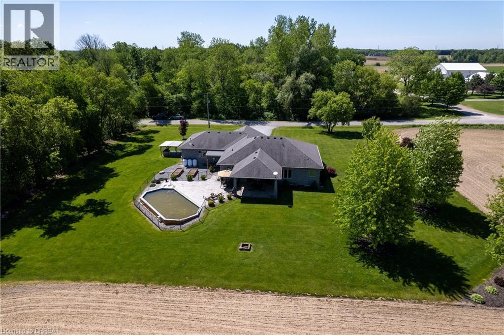 1827 Windham Road 3, Scotland, ON
