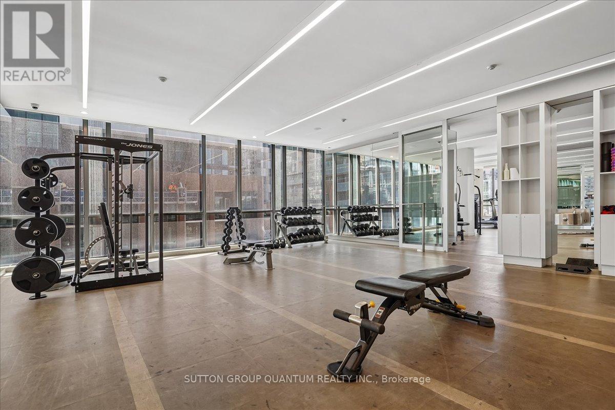 Large Gym - 404 - 8 Charlotte Street, Toronto, ON - Indoor Photo Showing Gym Room
