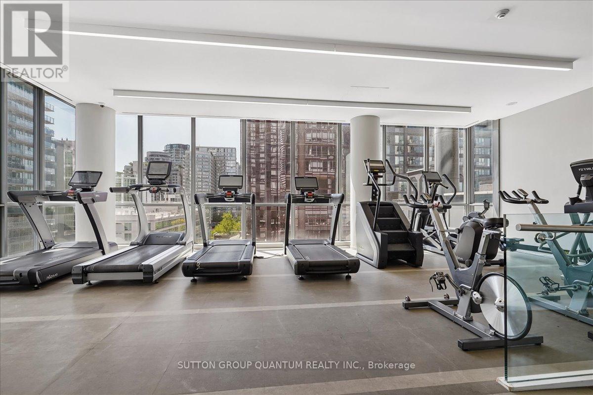 404 - 8 Charlotte Street, Toronto, ON - Indoor Photo Showing Gym Room