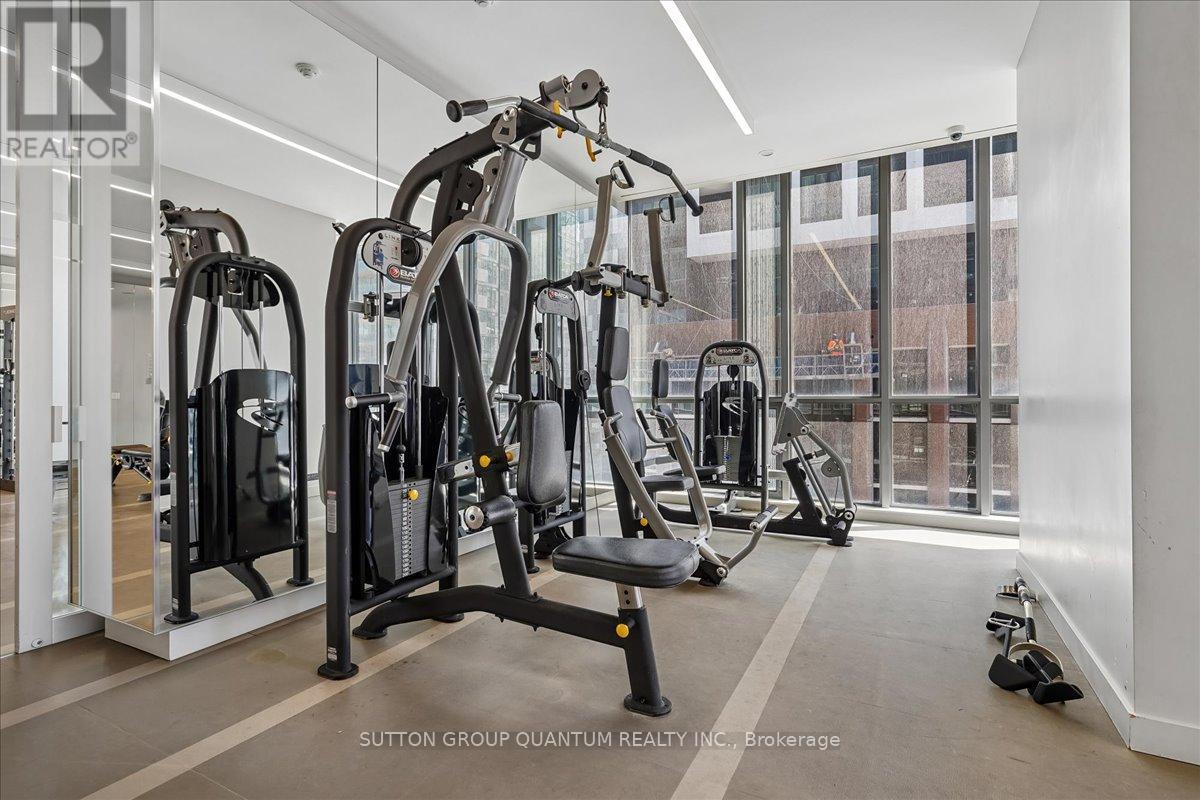 404 - 8 Charlotte Street, Toronto, ON - Indoor Photo Showing Gym Room