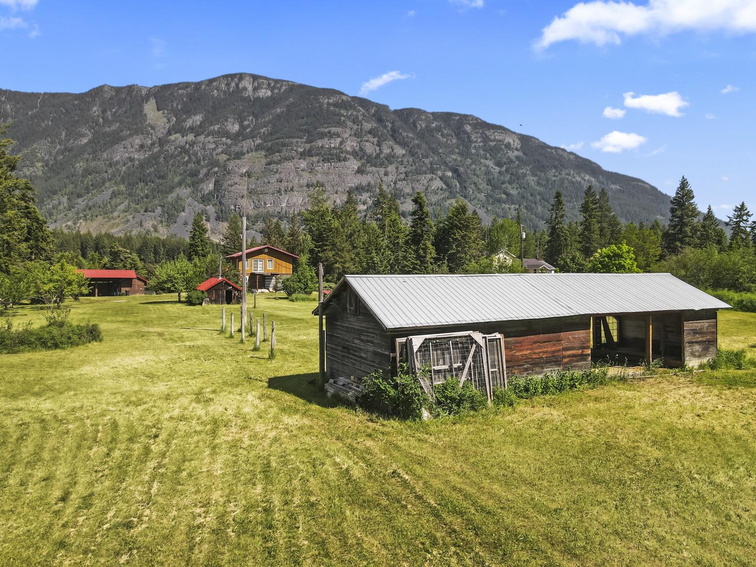 630 Canyon Lister Road, Canyon, BC