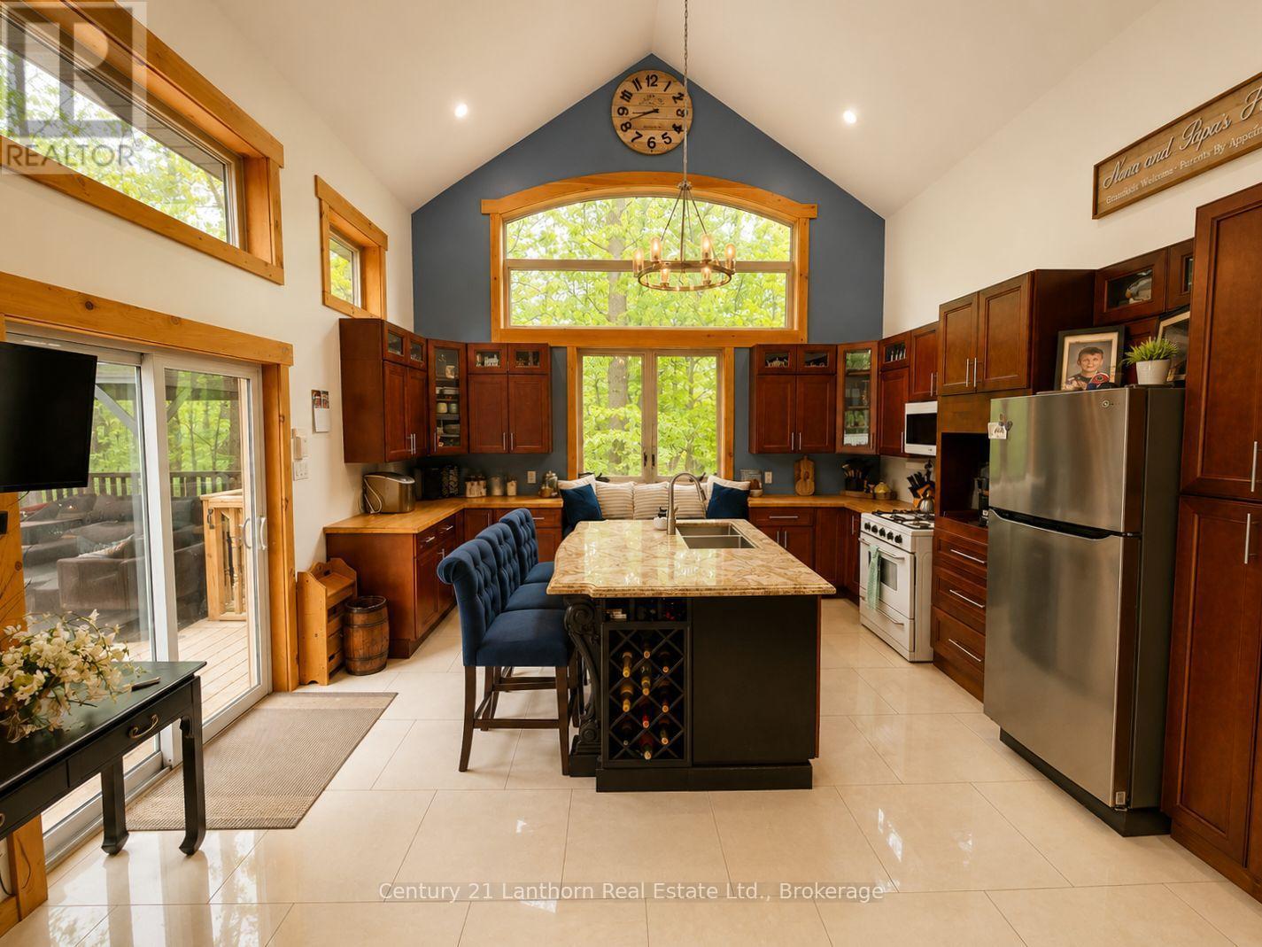 1045 Carnahan Lane, Frontenac (Frontenac Centre), ON