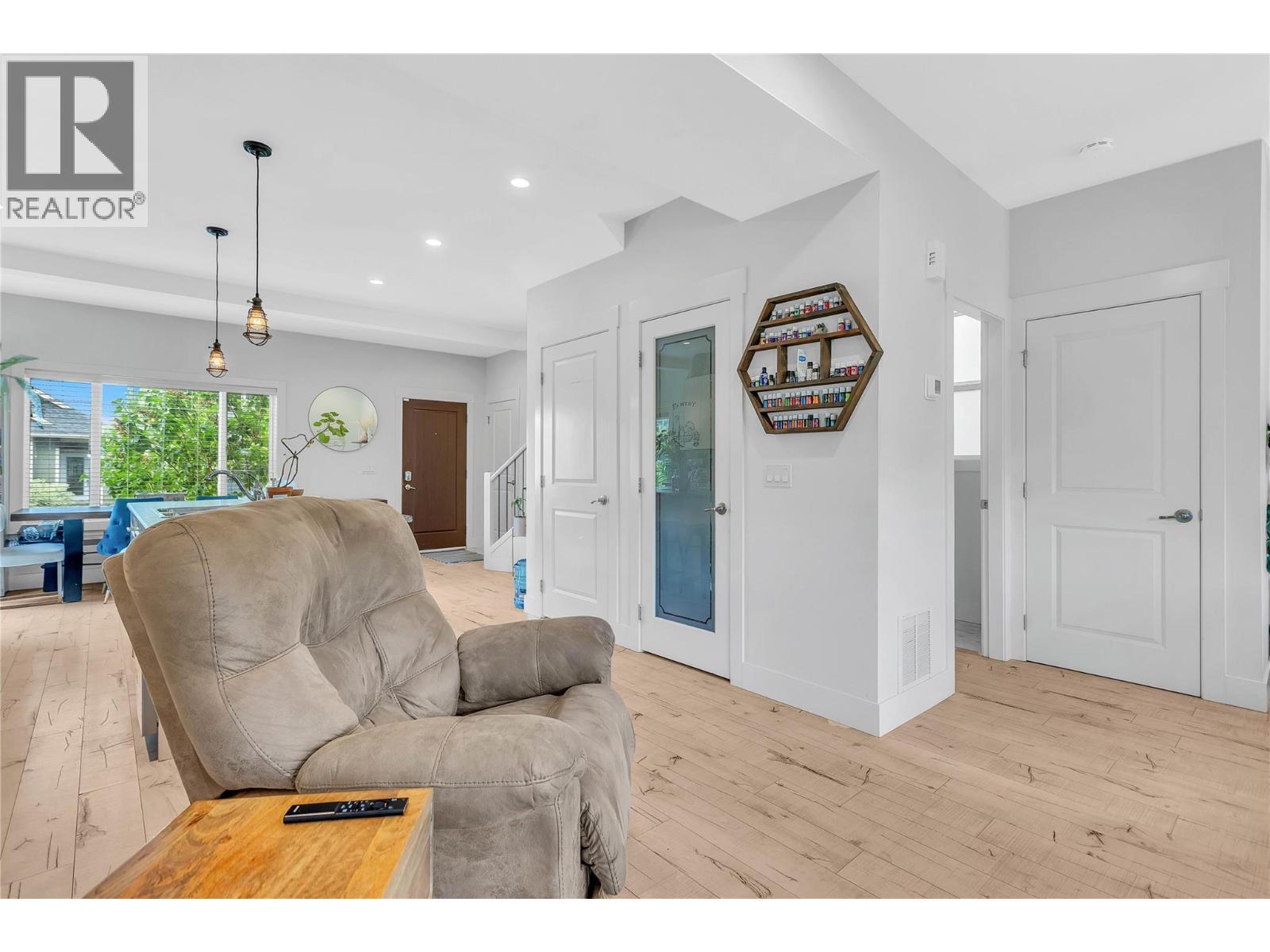 1279 Bergamot Avenue, Kelowna, BC