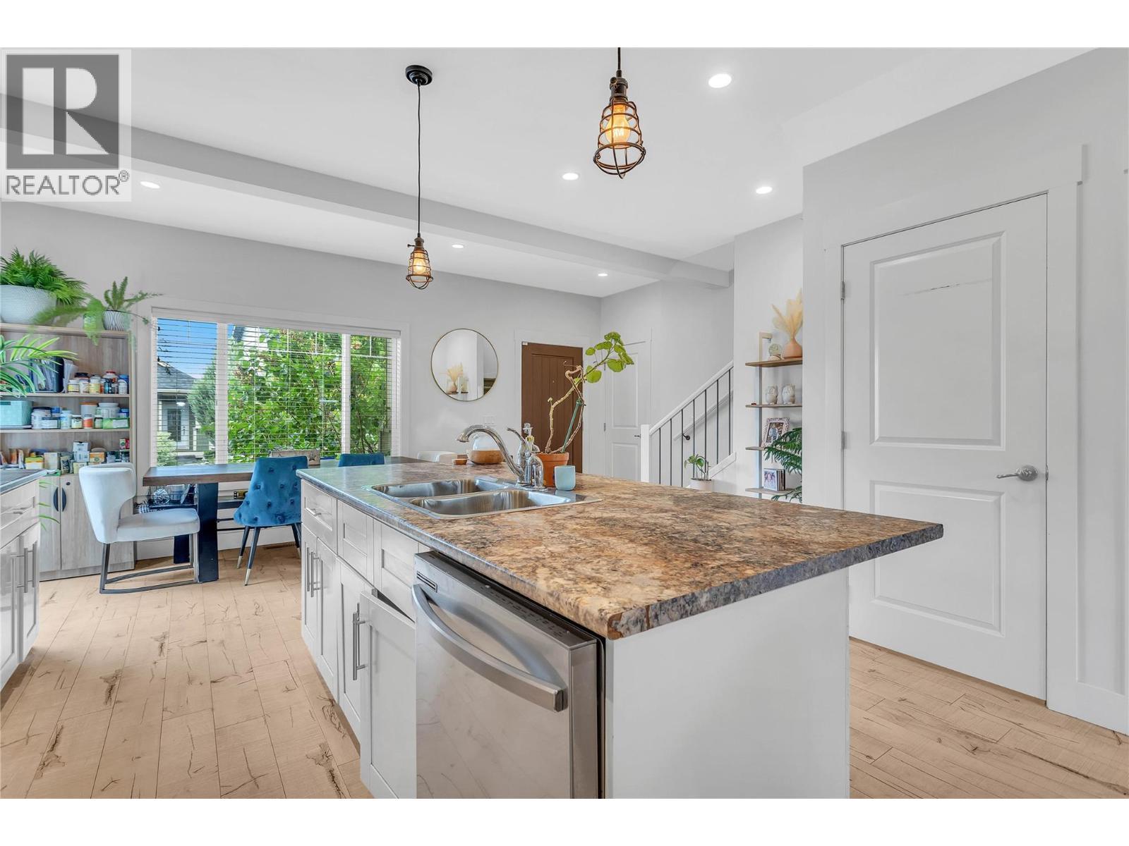 1279 Bergamot Avenue, Kelowna, BC