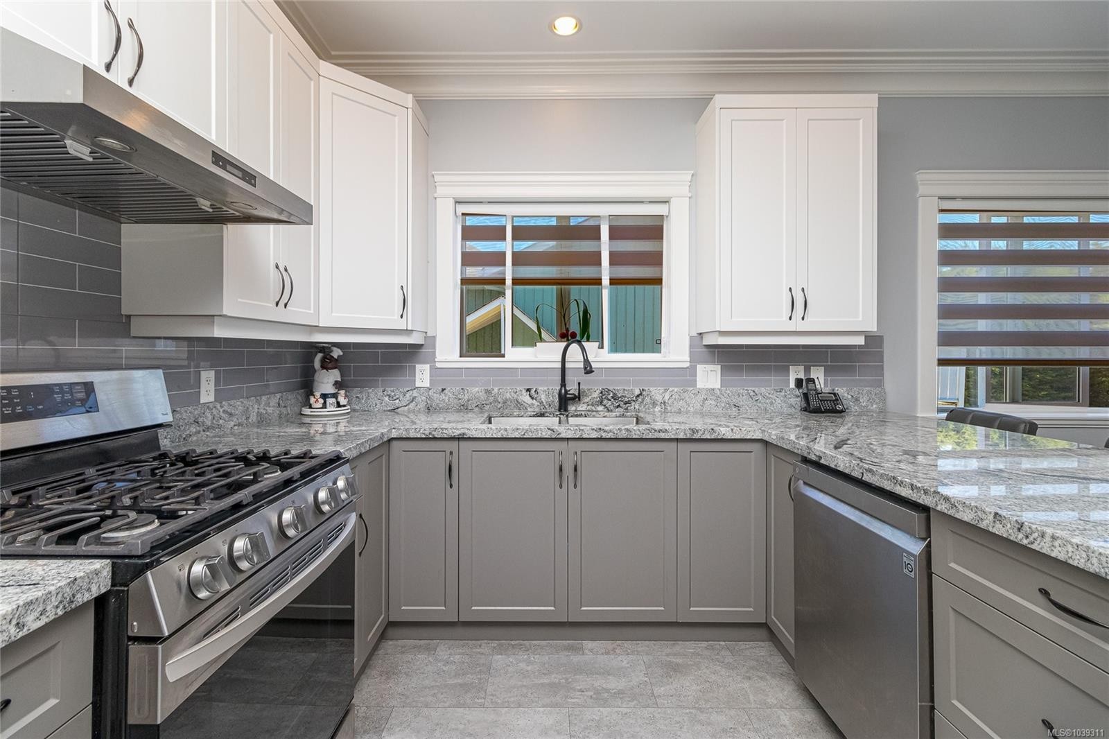 555 Leaside Ave, Saanich, BC