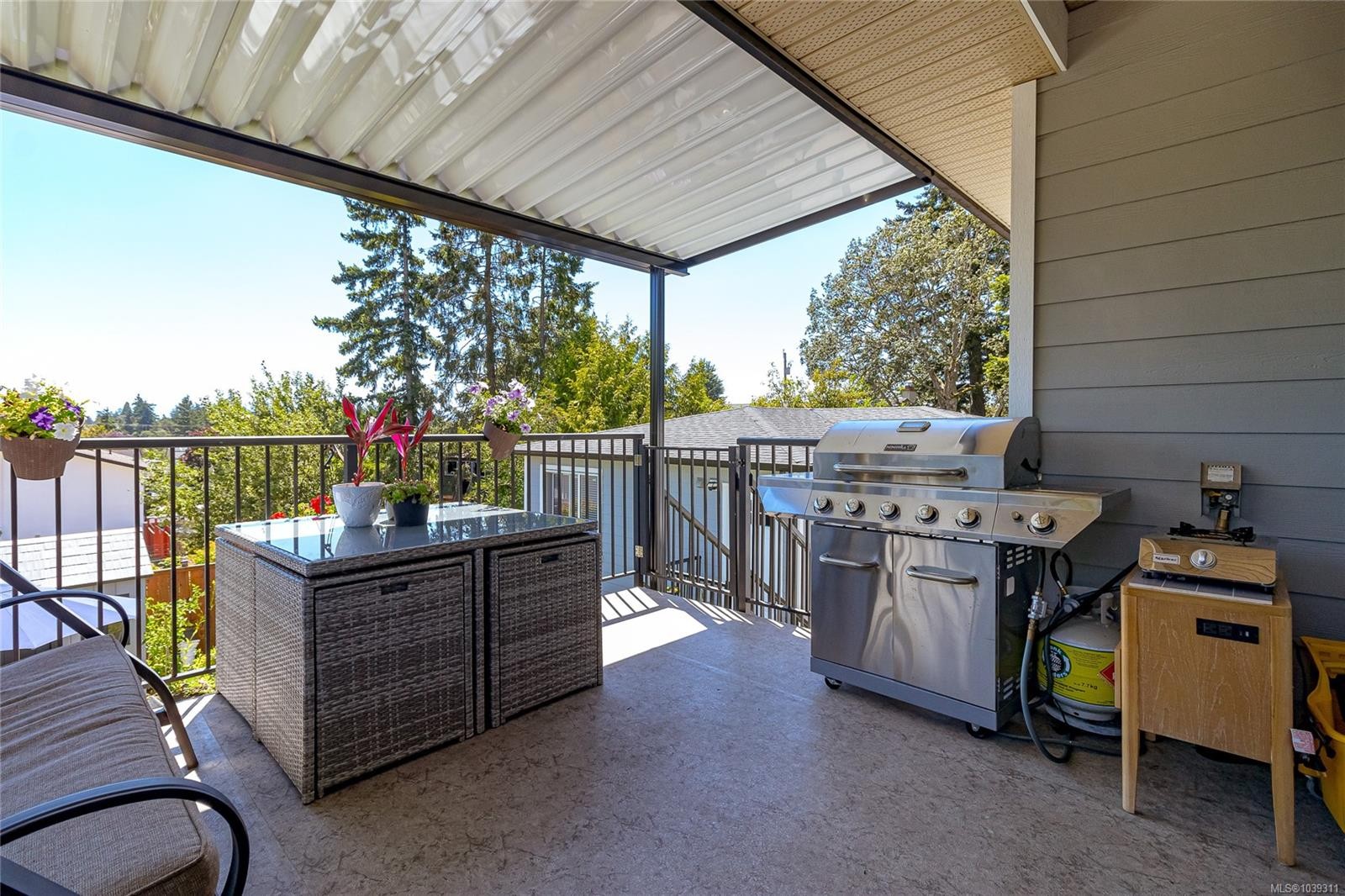 555 Leaside Ave, Saanich, BC
