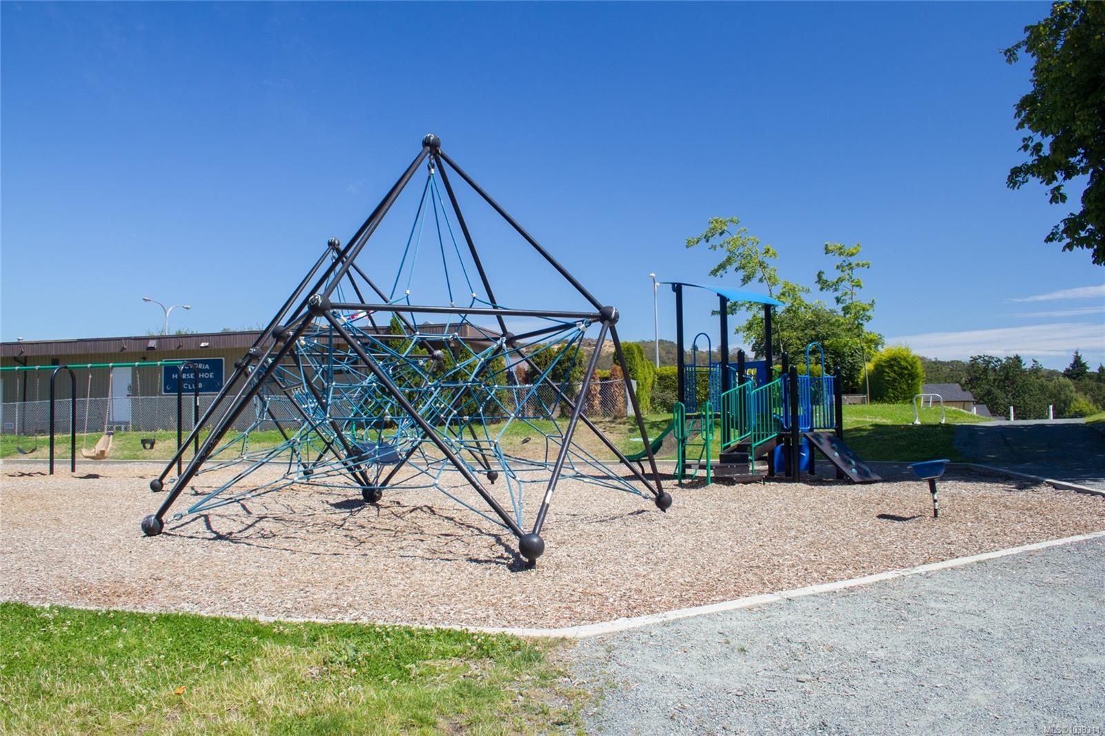 555 Leaside Ave, Saanich, BC