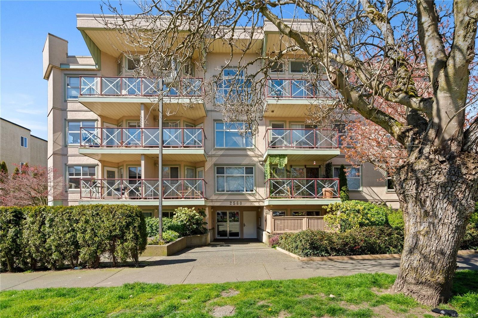 #312-2560 Wark St, Victoria, BC