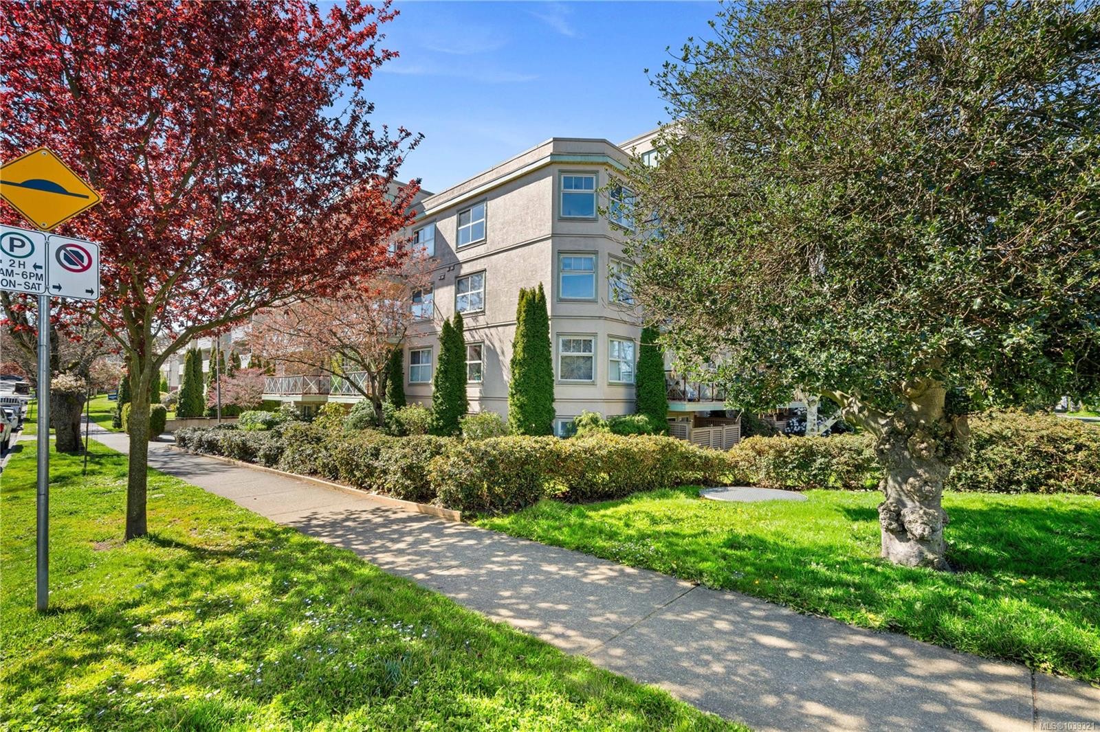 #312-2560 Wark St, Victoria, BC