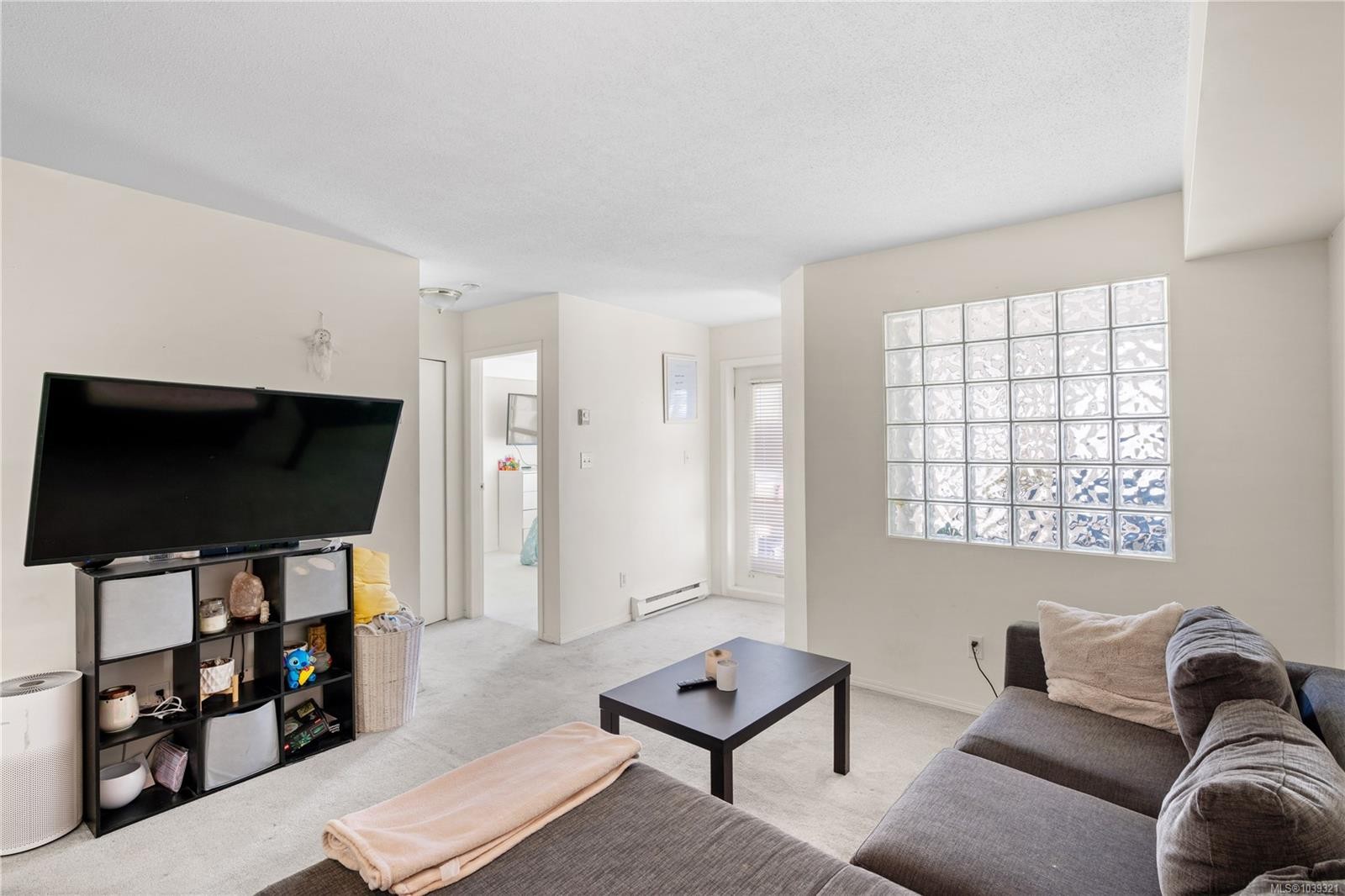 #312-2560 Wark St, Victoria, BC