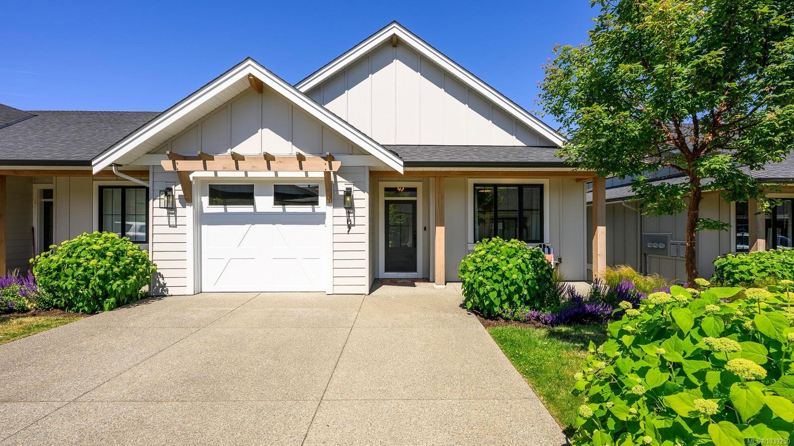 #107-4098 Buckstone Rd, Courtenay, BC