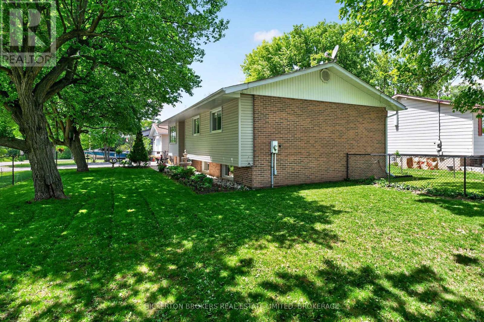 90 Ann Street, Gananoque, ON