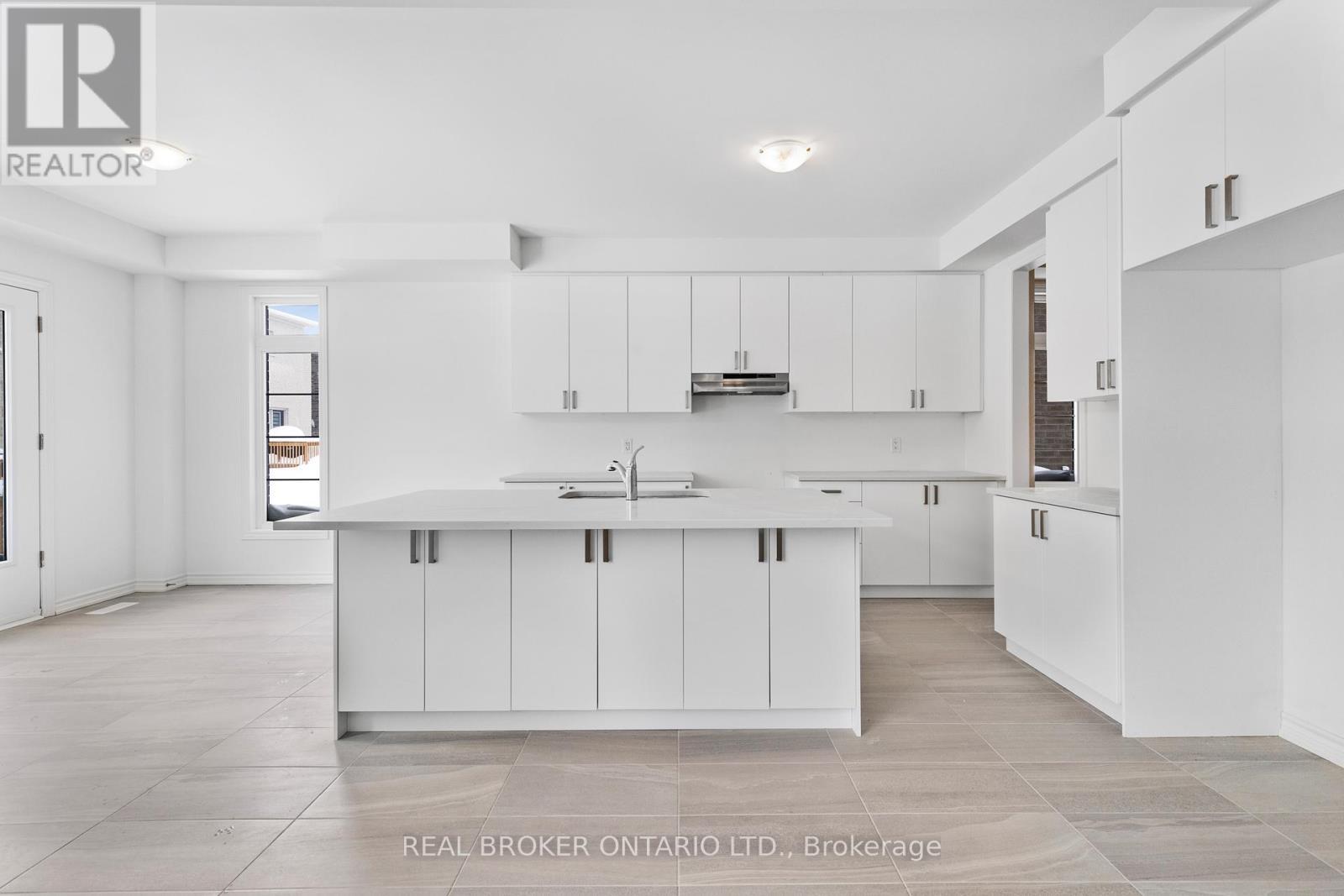 8 Daisy Street, Springwater, ON