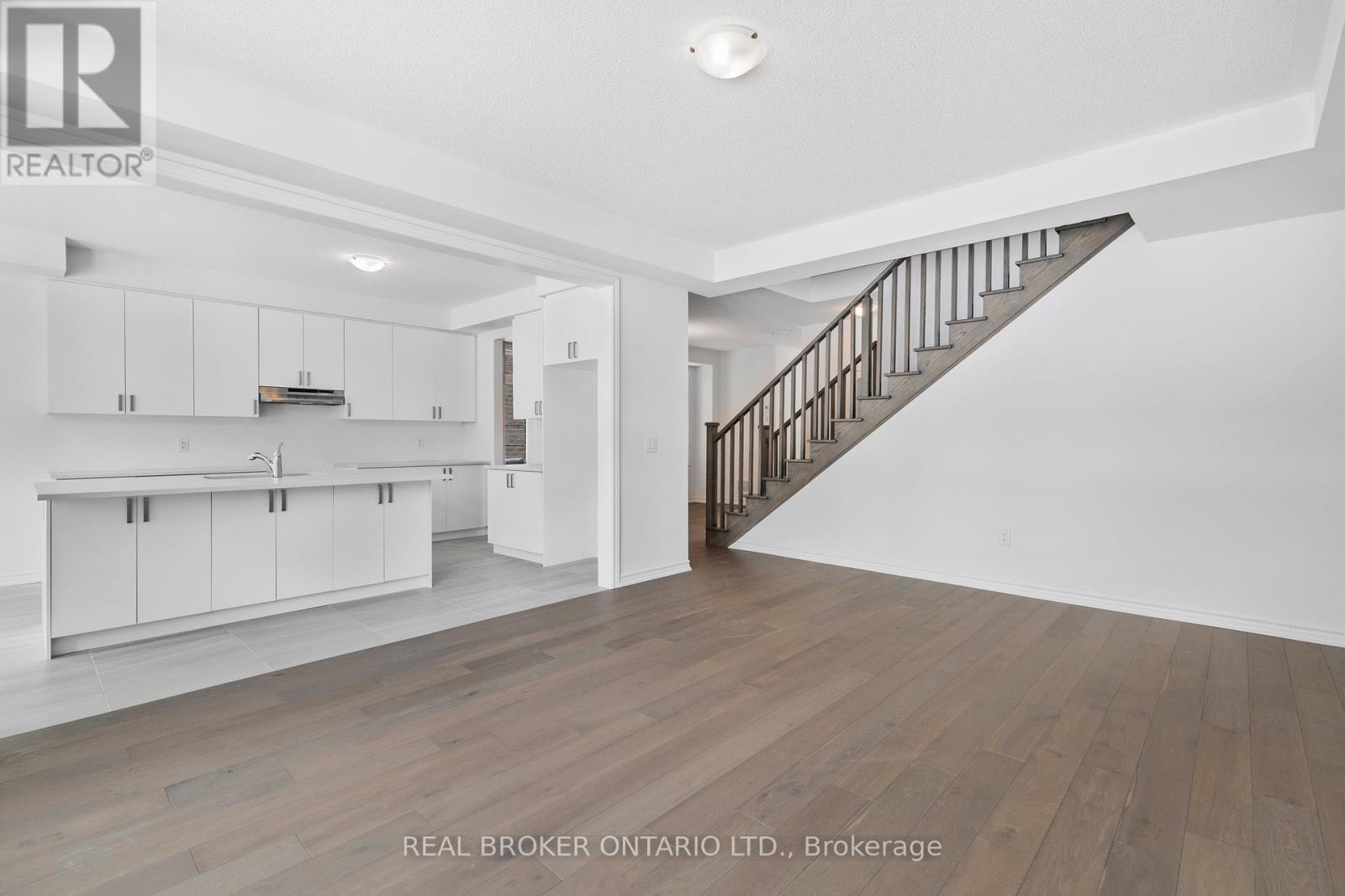 8 Daisy Street, Springwater, ON