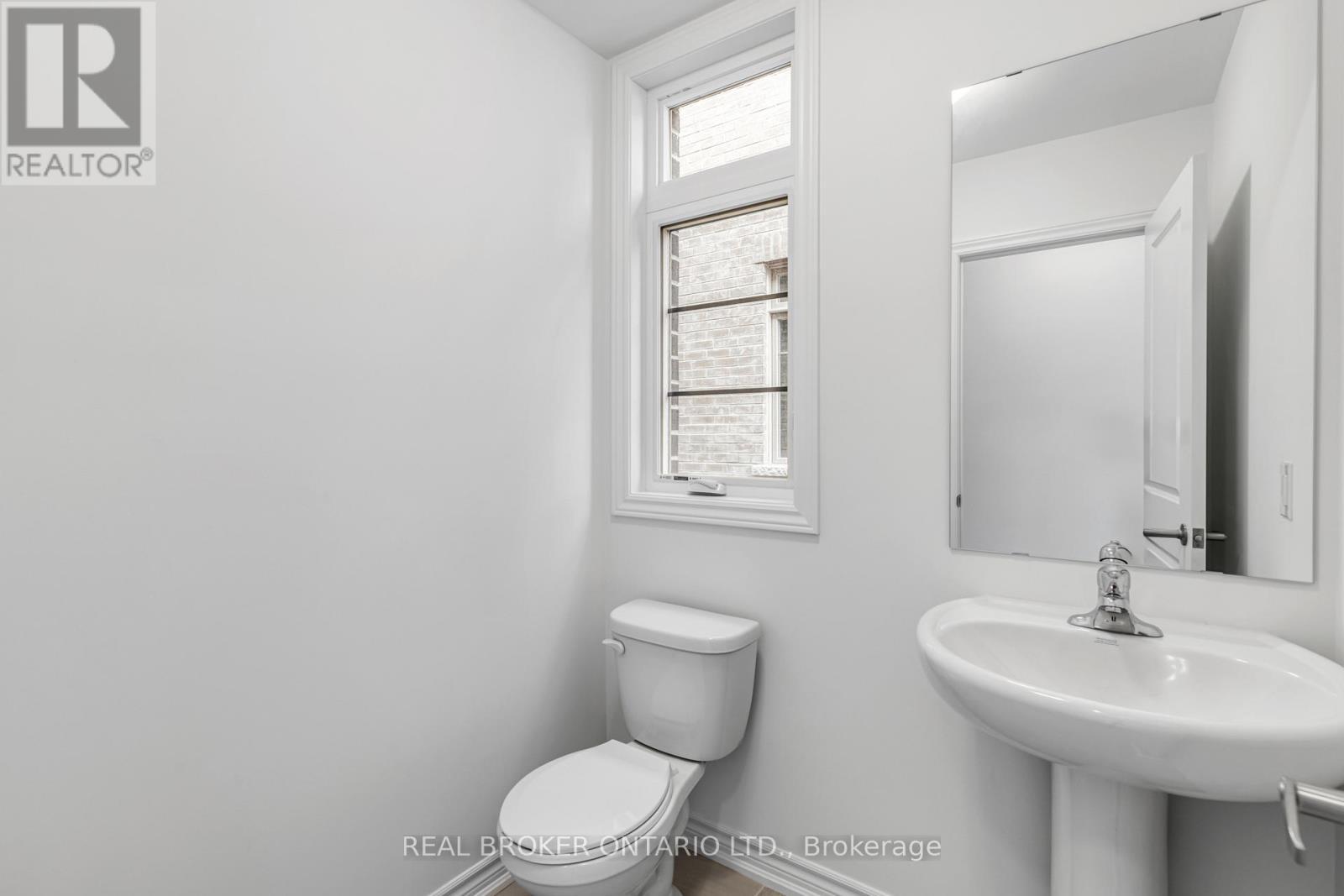 8 Daisy Street, Springwater, ON