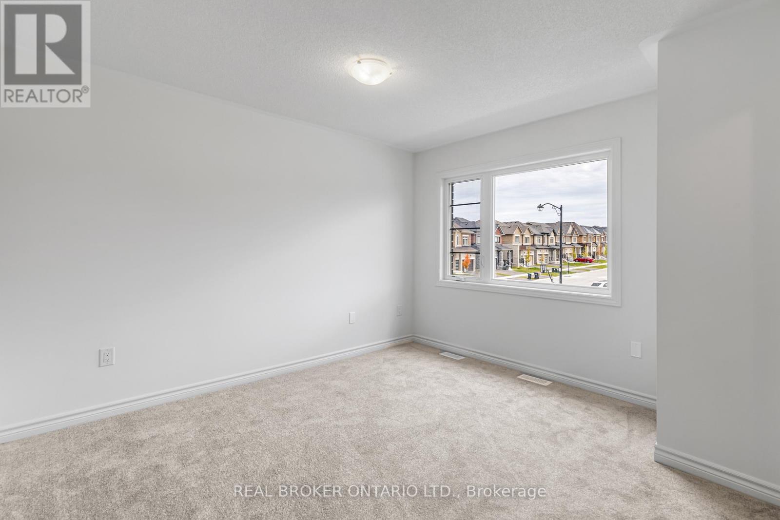 8 Daisy Street, Springwater, ON