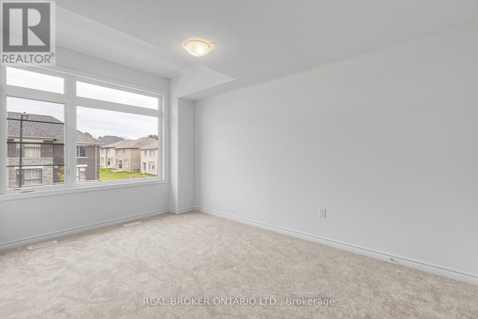 8 Daisy Street, Springwater, ON
