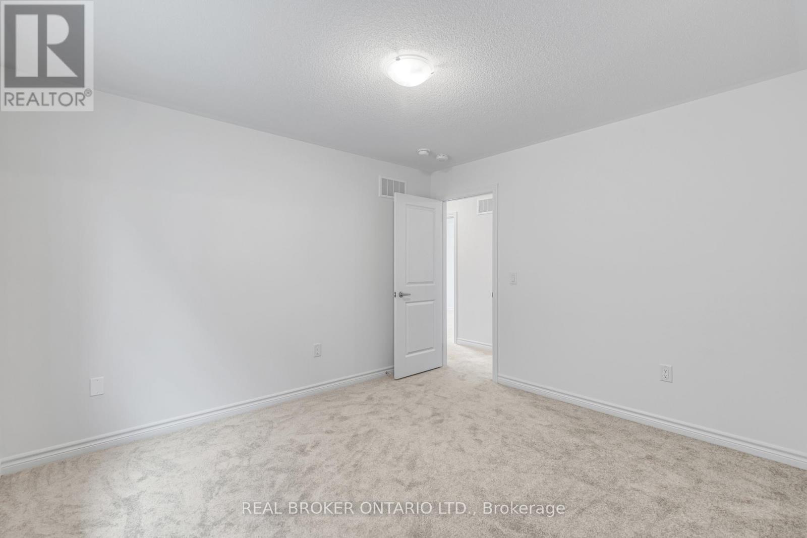 8 Daisy Street, Springwater, ON