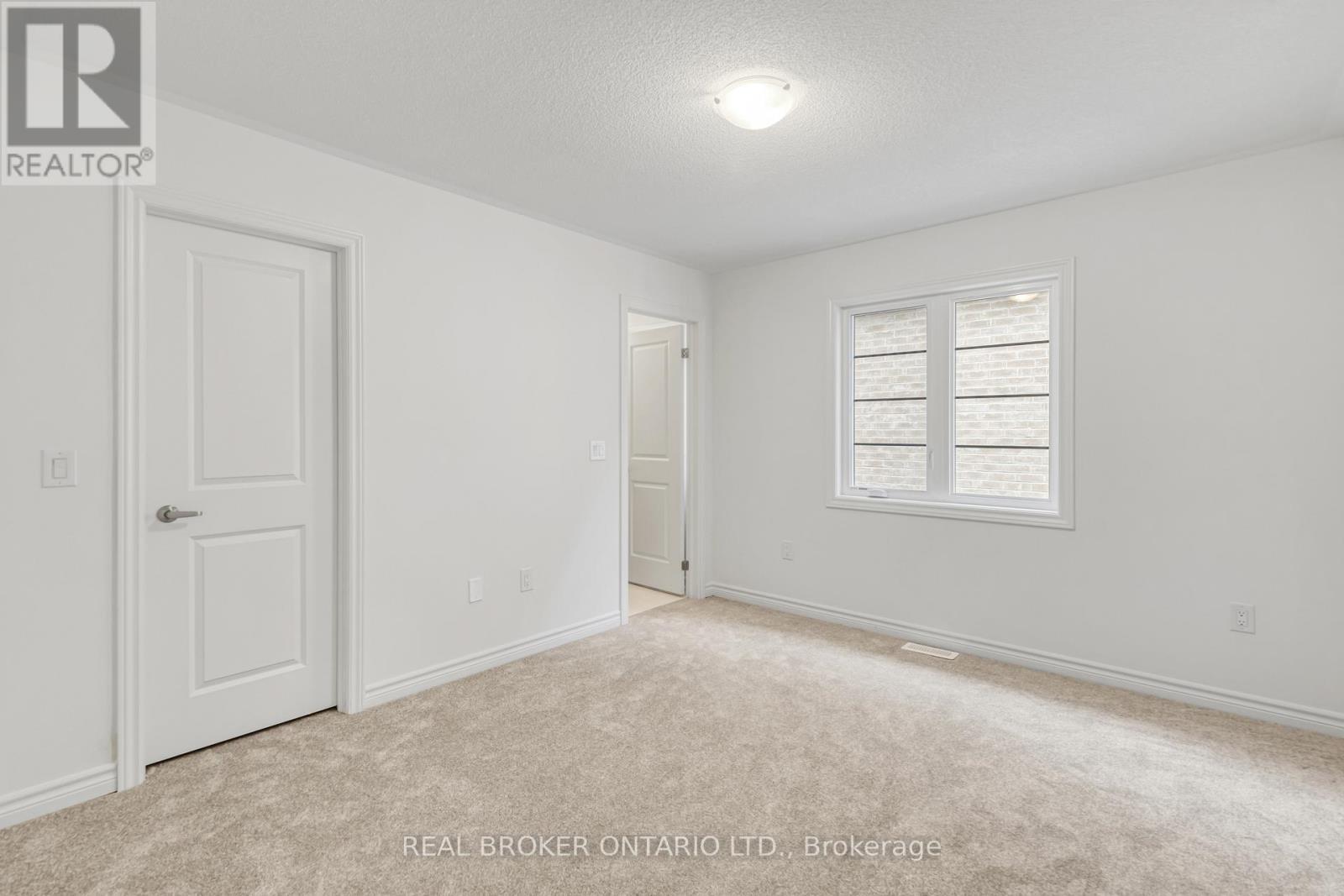 8 Daisy Street, Springwater, ON