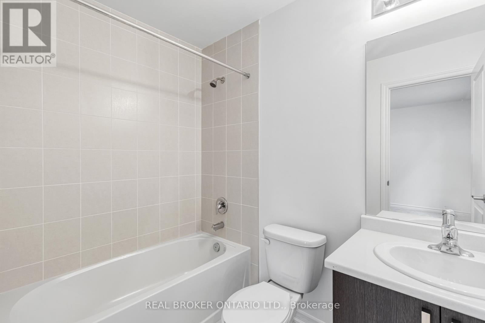 8 Daisy Street, Springwater, ON