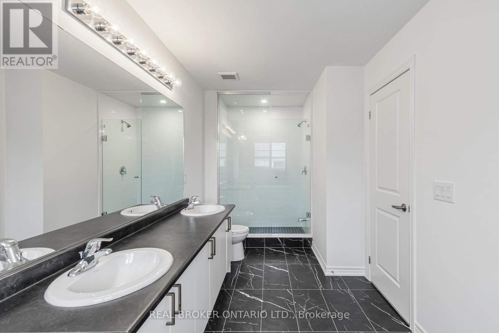 8 Daisy Street, Springwater, ON