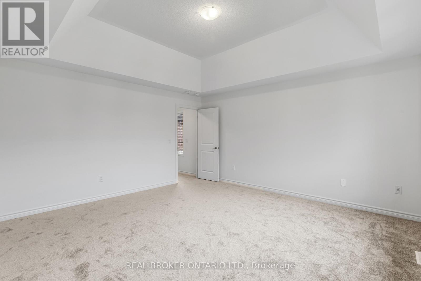 8 Daisy Street, Springwater, ON