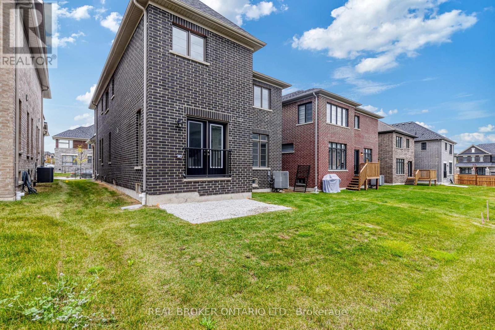 8 Daisy Street, Springwater, ON