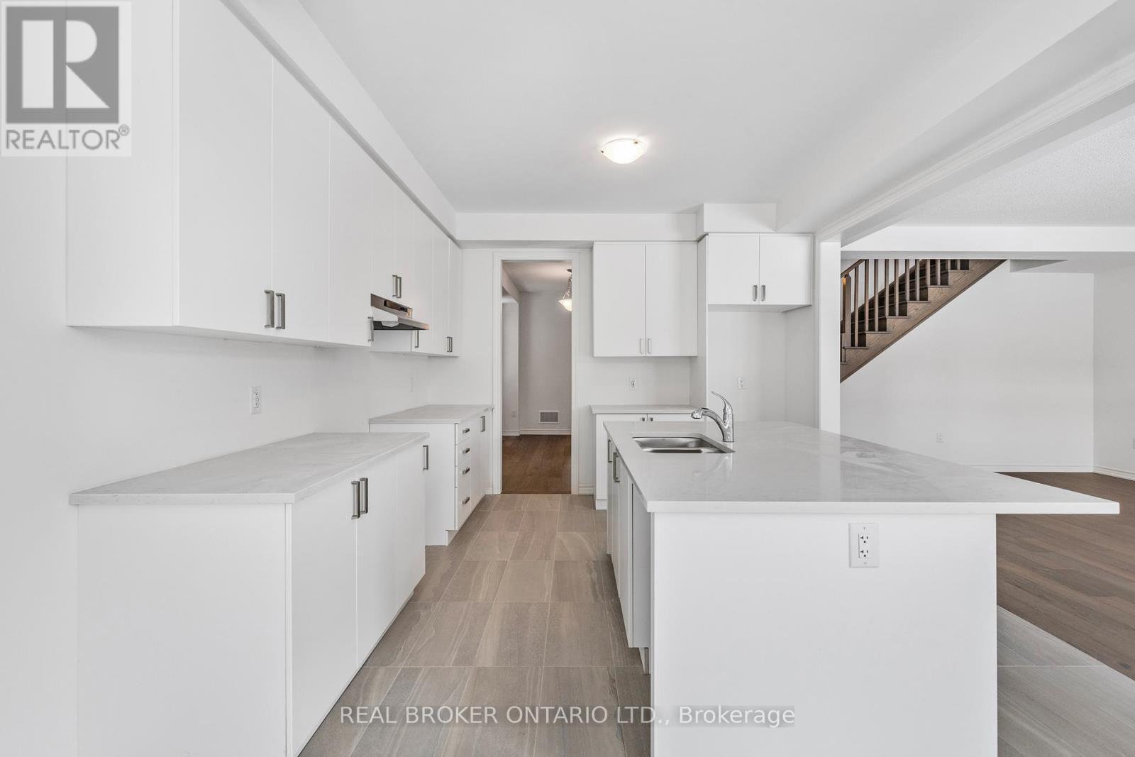 8 Daisy Street, Springwater, ON