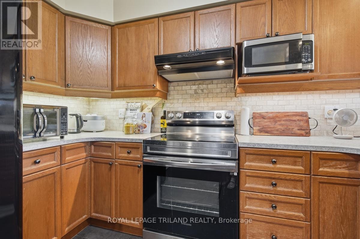 127 - 600 Hyde Park Road, London North (North O), ON - Indoor Photo Showing Kitchen