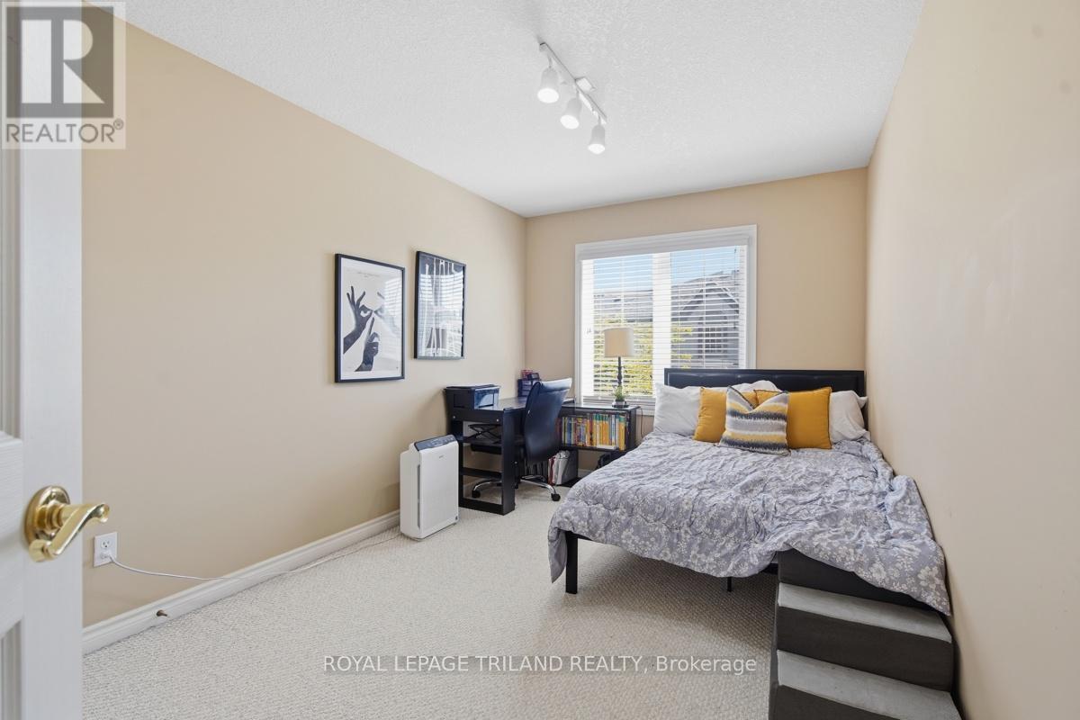 127 - 600 Hyde Park Road, London North (North O), ON - Indoor Photo Showing Bedroom