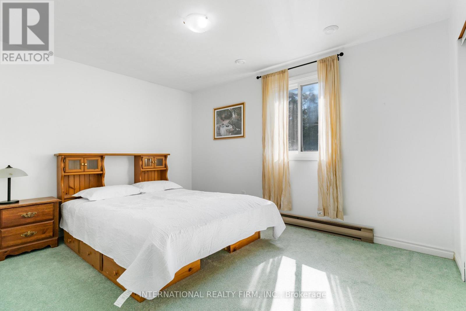 100 O'Reilly Lane, Kawartha Lakes, ON - Indoor Photo Showing Bedroom