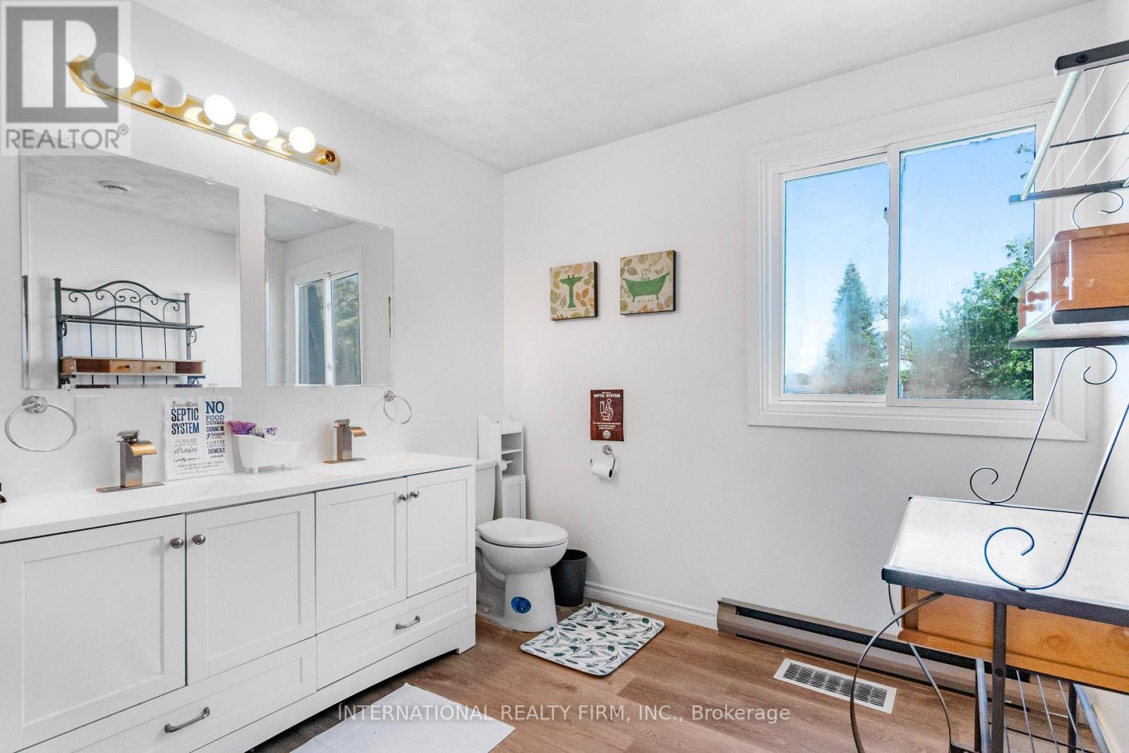 100 O'Reilly Lane, Kawartha Lakes, ON - Indoor Photo Showing Bathroom