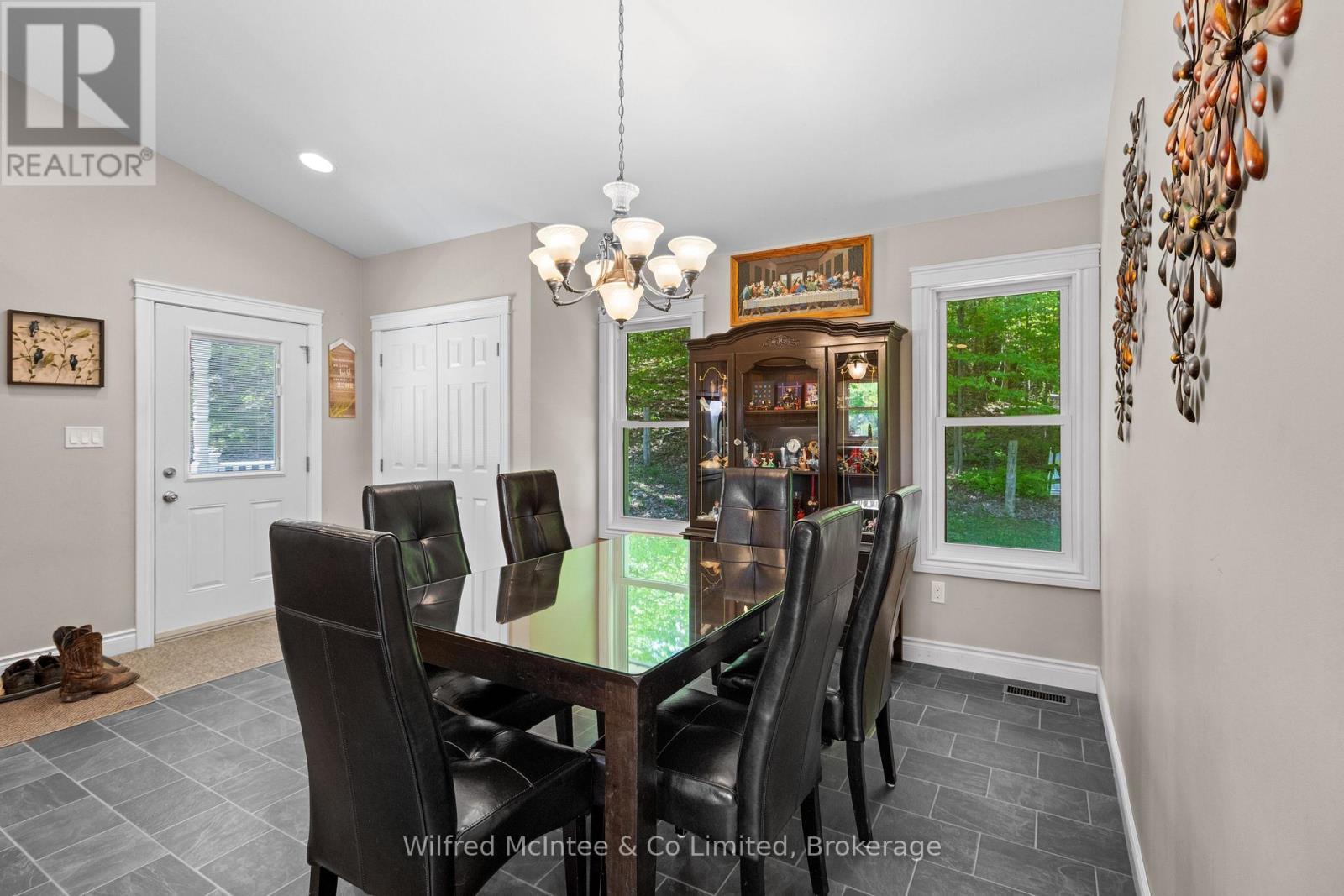622829 Moto Park Road, Chatsworth, ON - Indoor Photo Showing Dining Room