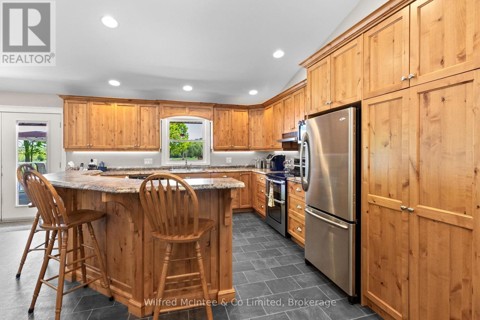 622829 Moto Park Road, Chatsworth, ON - Indoor Photo Showing Kitchen