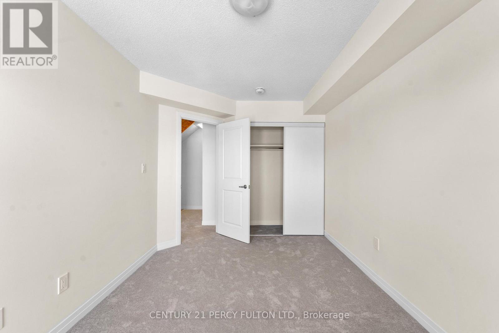 15 - 10 Liben Way E, Toronto, ON - Indoor Photo Showing Other Room