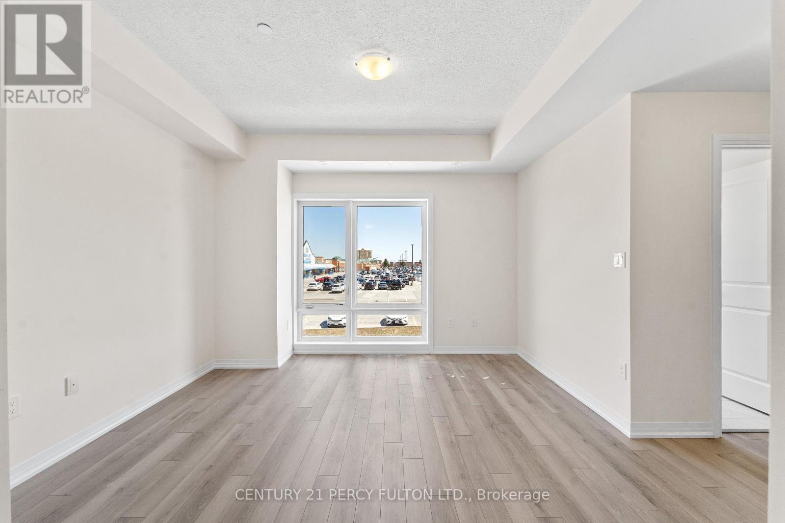 15 - 10 Liben Way E, Toronto, ON - Indoor Photo Showing Other Room