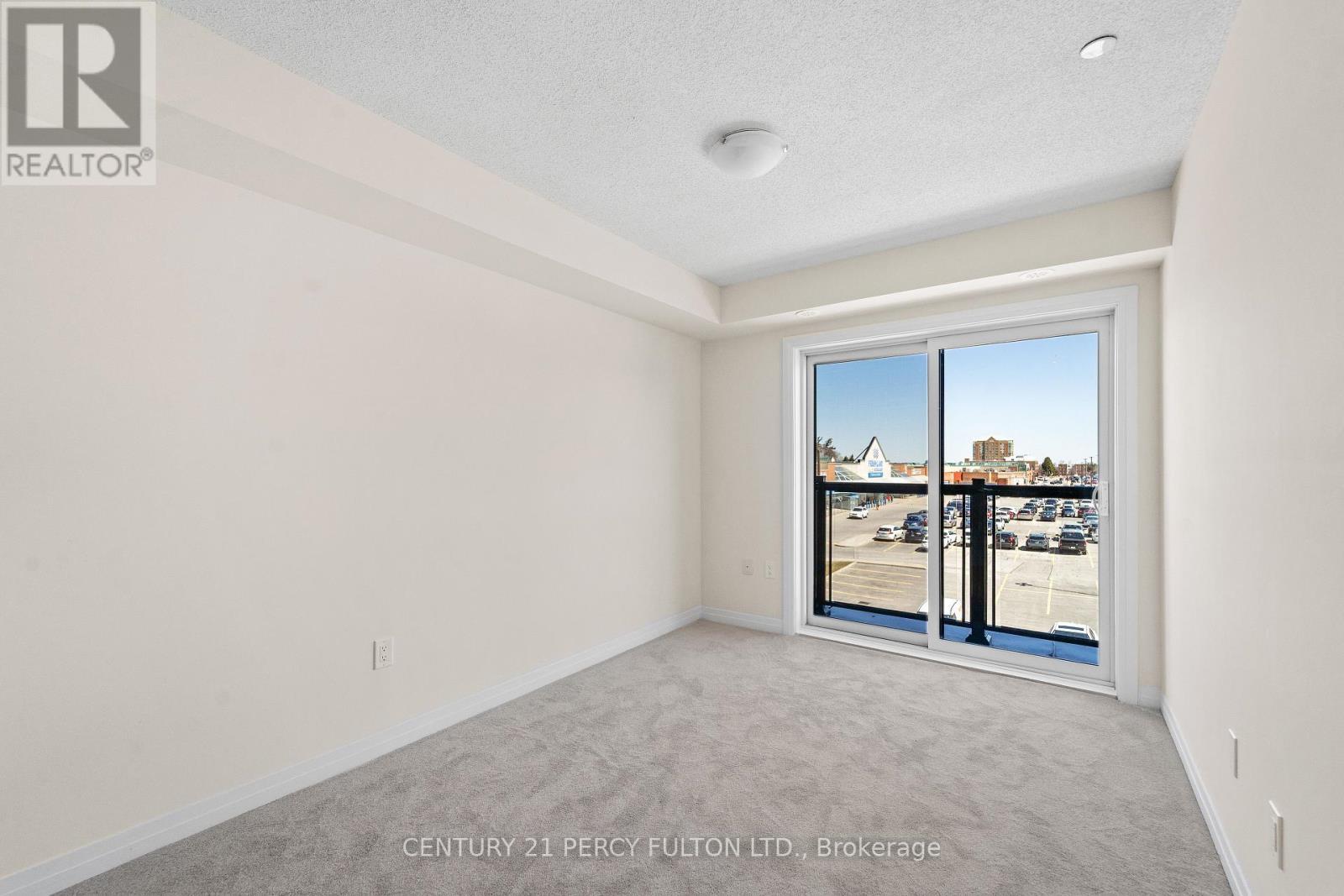 15 - 10 Liben Way E, Toronto, ON - Indoor Photo Showing Other Room