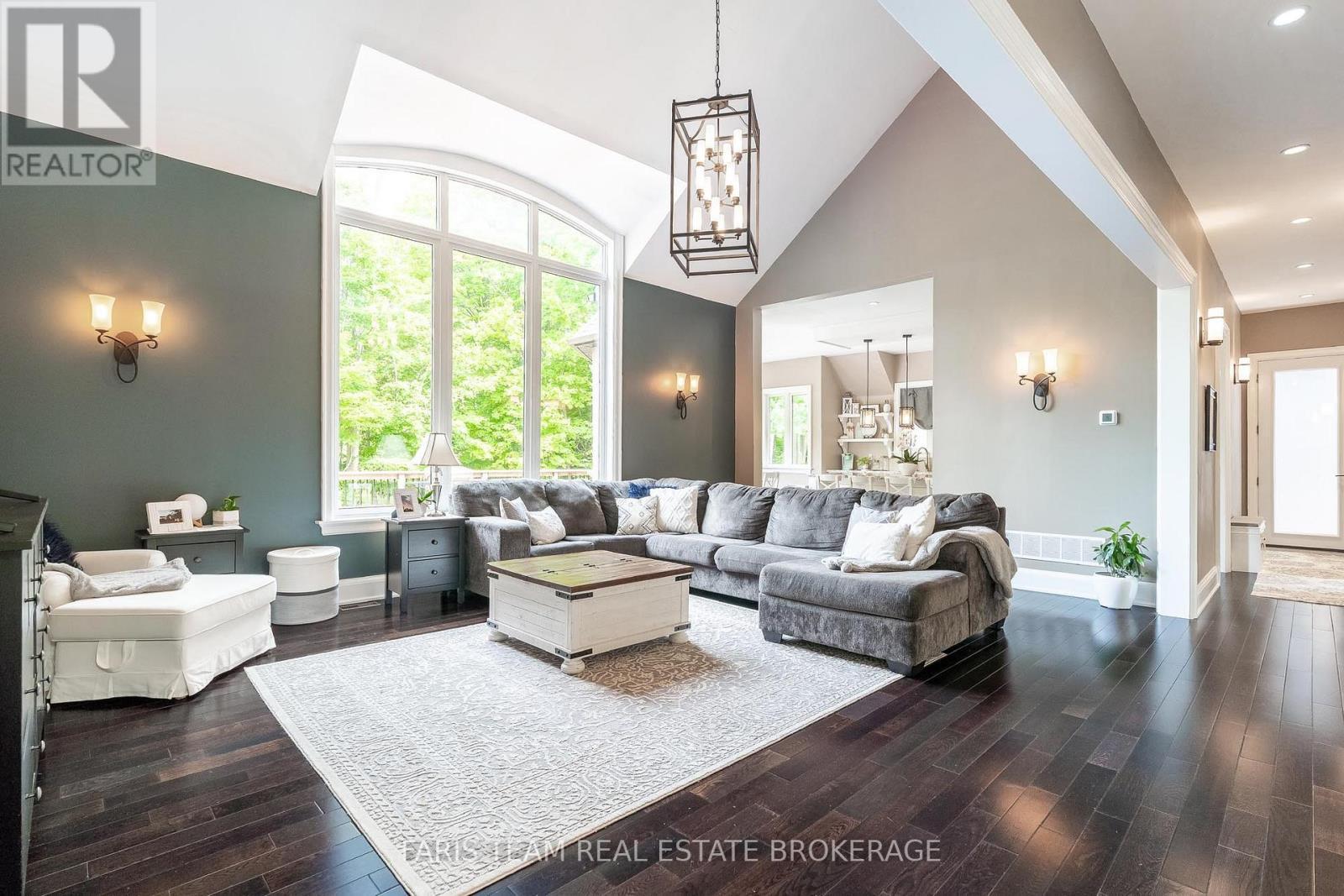400 Lloyd'S Lane, King, ON