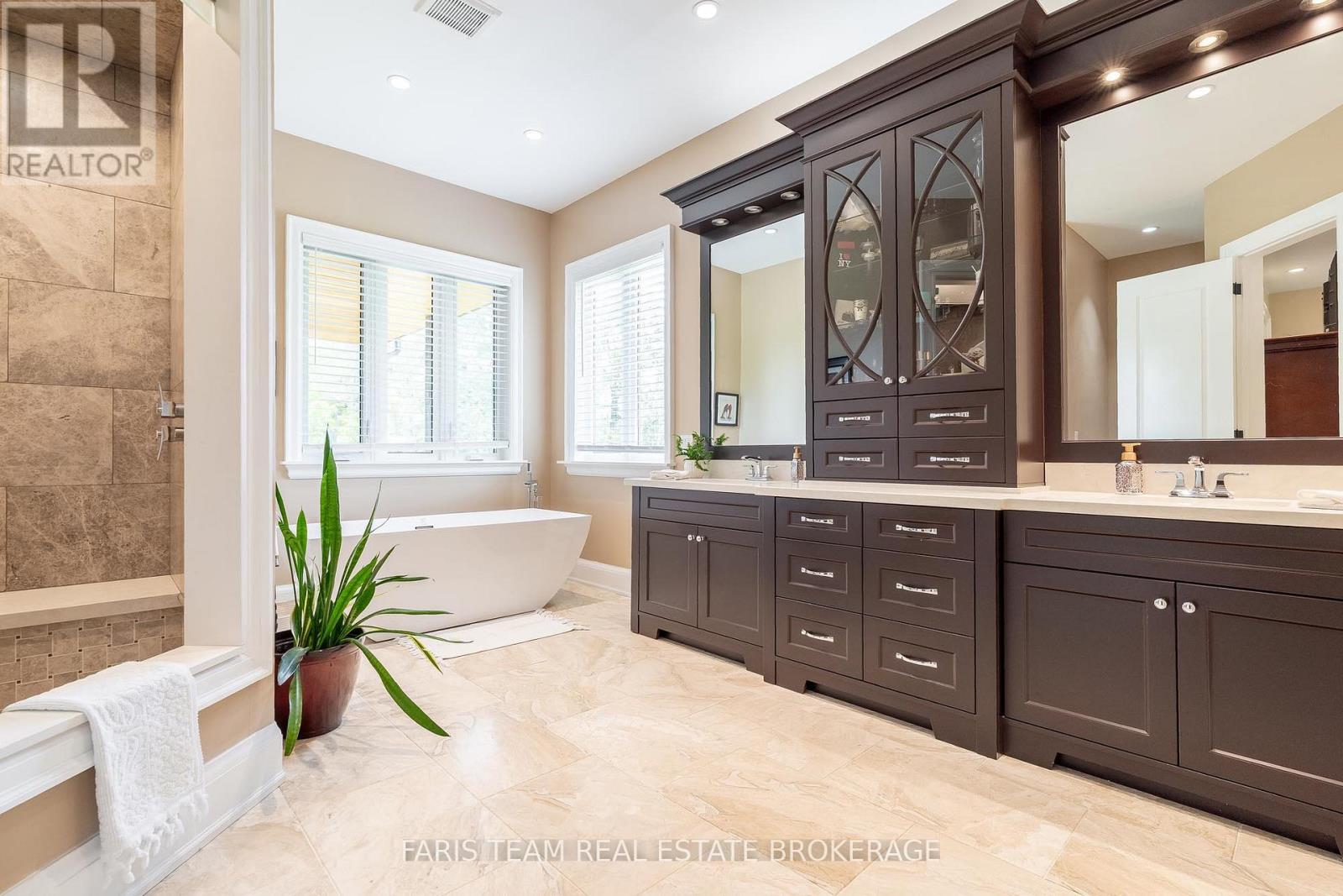 400 Lloyd'S Lane, King, ON