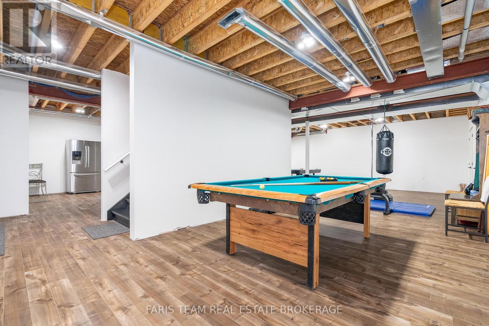 400 Lloyd'S Lane, King, ON